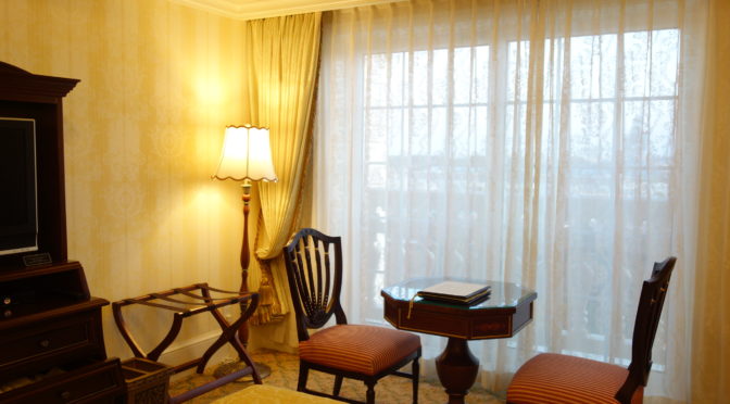 宿泊した東京ディズニーランドホテル 「スタンダード スーペリアアルコーヴルーム（パークビュー）（３－６階）」の室内